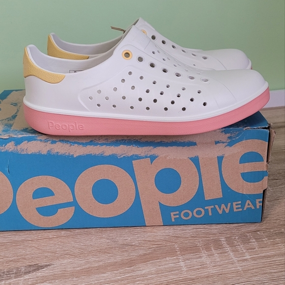 People Footwear Ace Sneaker NWT 9 - Picture 3 of 8